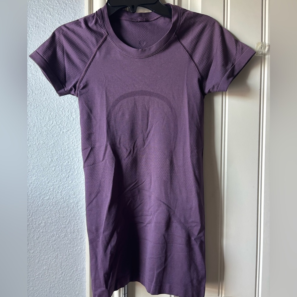 Lululemon swiftly tech short sleeve